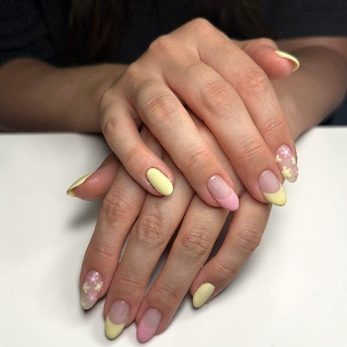 Neglebehandling i salong Belle Nails, Forsterkning, inkl. fjerning av gammel gel med Fransk, Ombré eller Design